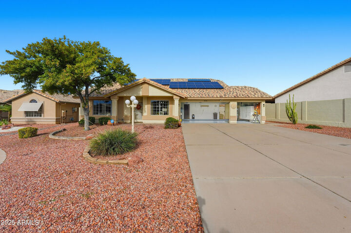 Property Photo: 10776 W Runion Drive AZ 85373