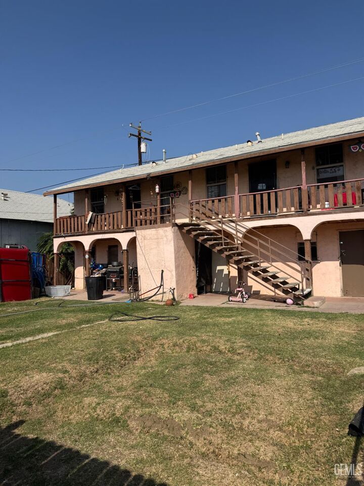 Property Photo: 1032 E 19th Street CA 93305