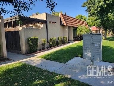 Property Photo: 3609 Sampson Court C CA 93309