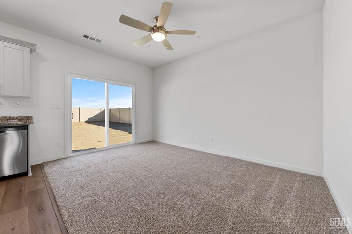 Property Photo: 8001 Ita Palm Way CA 93313