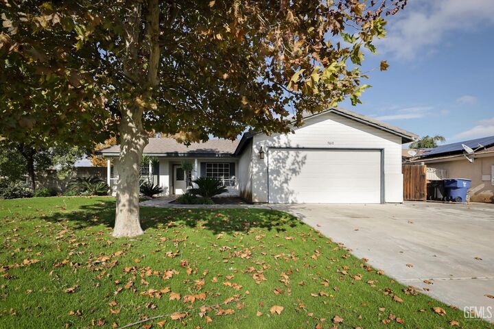 Property Photo:  5618 Sicily Court  CA 93308 