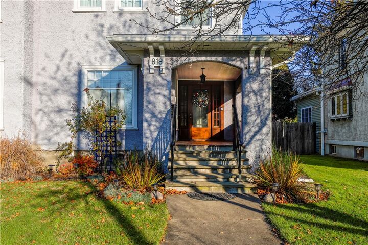 Property Photo:  818 W Water Street  NY 14905 