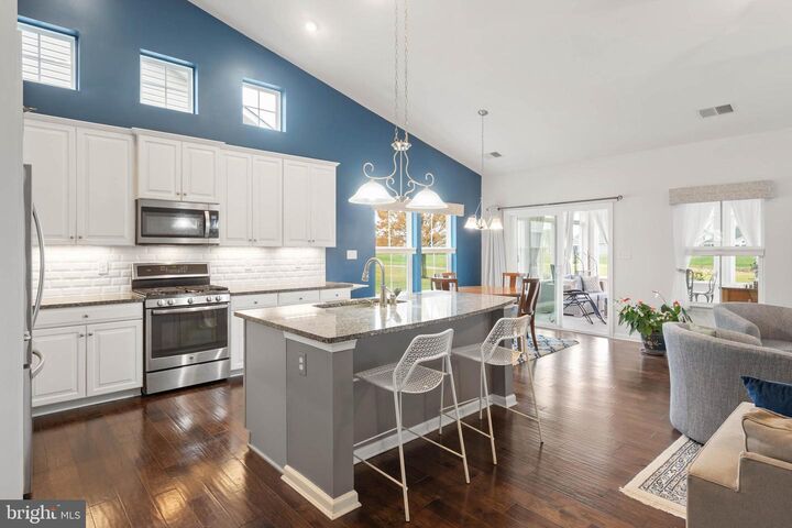 Property Photo: 33 Waterside Drive DE 19933