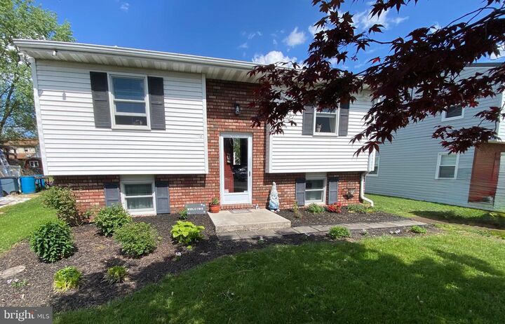 10 Antler Lane  New Oxford PA 17350 photo