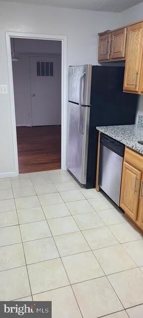 Property Photo: 200 N Pickett Street 411 VA 22304