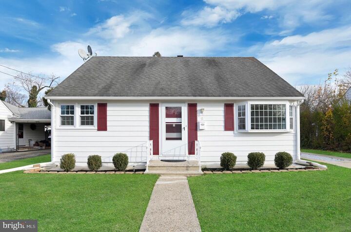 Property Photo:  9 Weston Road  NJ 08618 