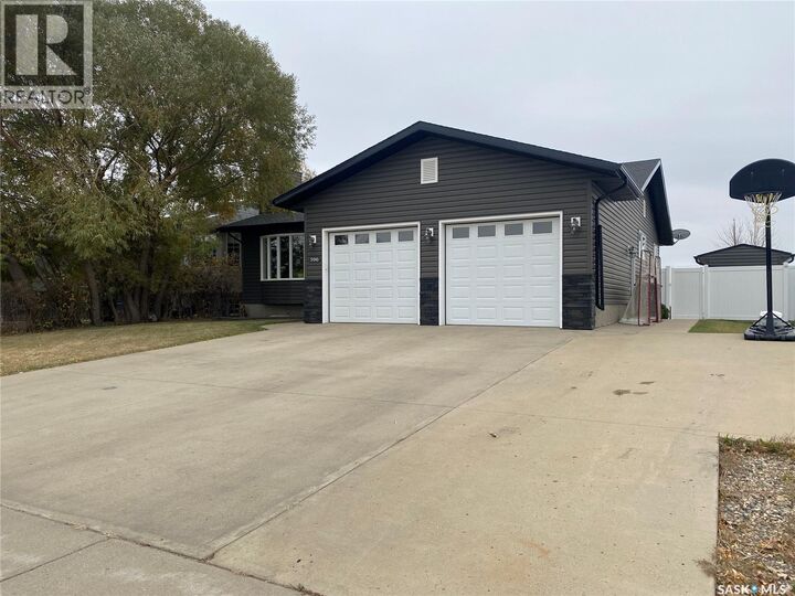 Property Photo:  396 Petterson Drive  SK S4A 2P4 