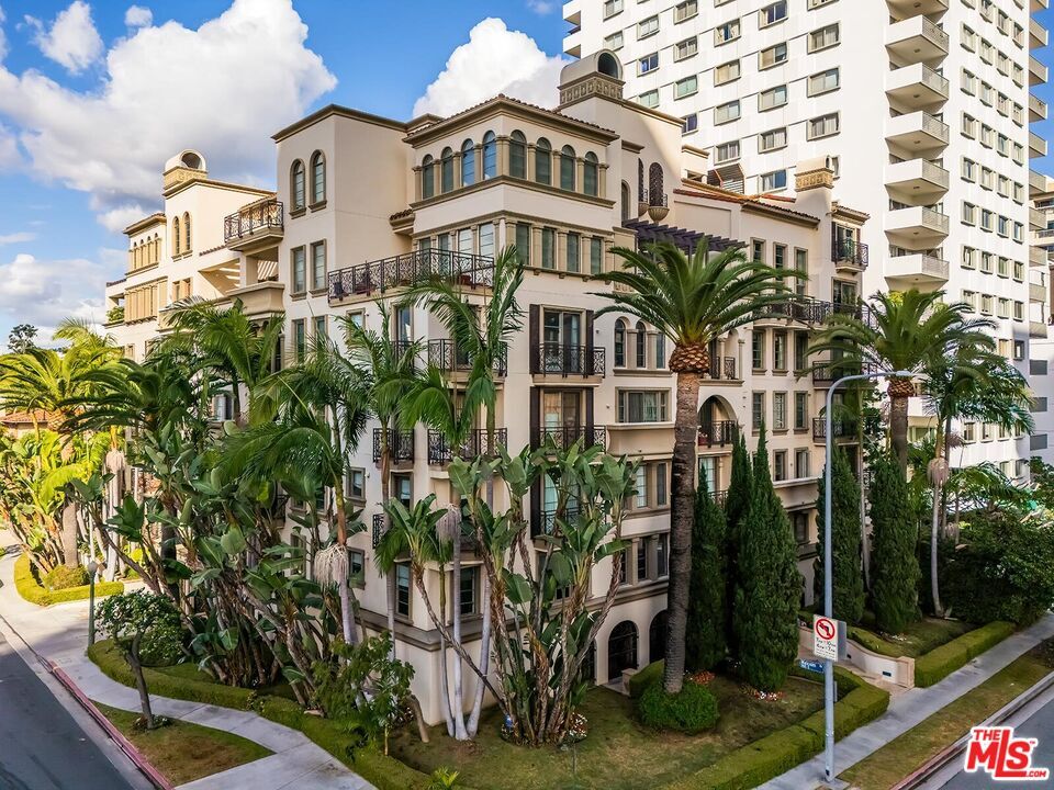 Property Photo:  10795 Wilshire Blvd  CA 90024 