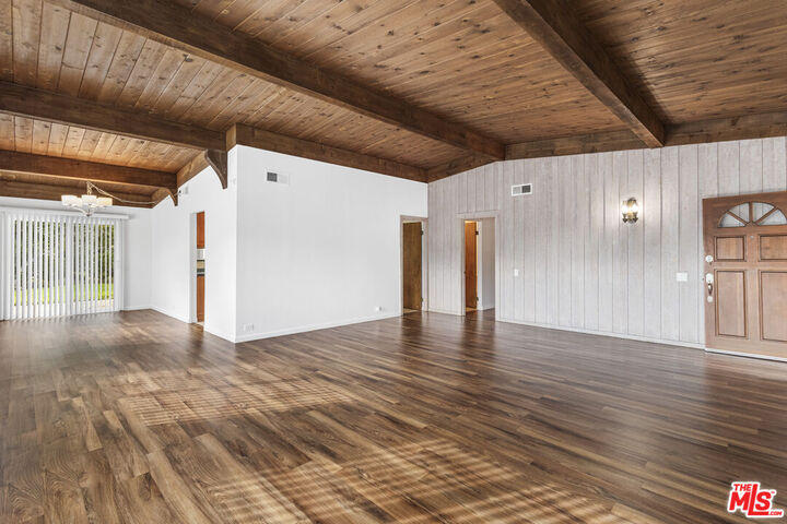 Property Photo:  1295 El Hito Cir  CA 90272 