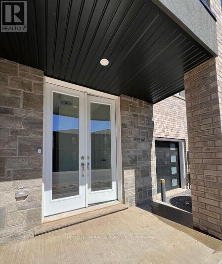 Property Photo:  5678 Dorchester Road 60  ON L2G 5S3 