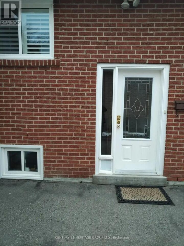 Property Photo:  464 Sandford Street Bsmt  ON L3Y 4S7 