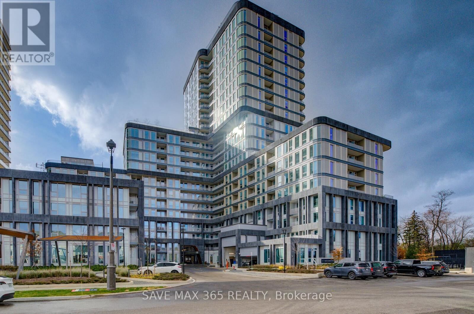 Property Photo:  3240 William Coltson Avenue Ph02  ON L6H 8C8 