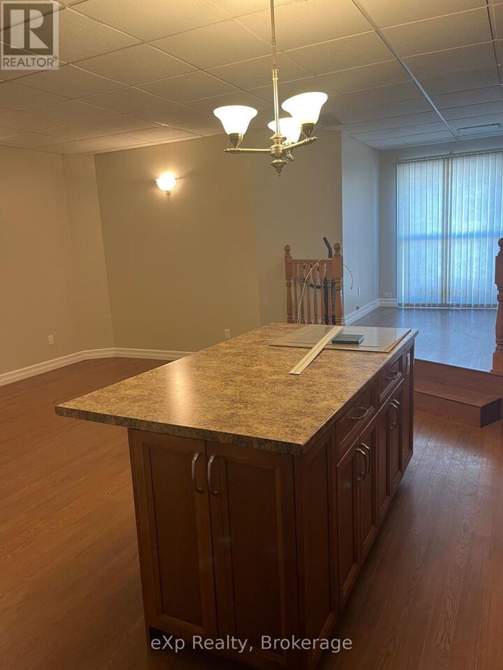 Property Photo:  807 Queen Street 2  ON N2Z 2Y2 