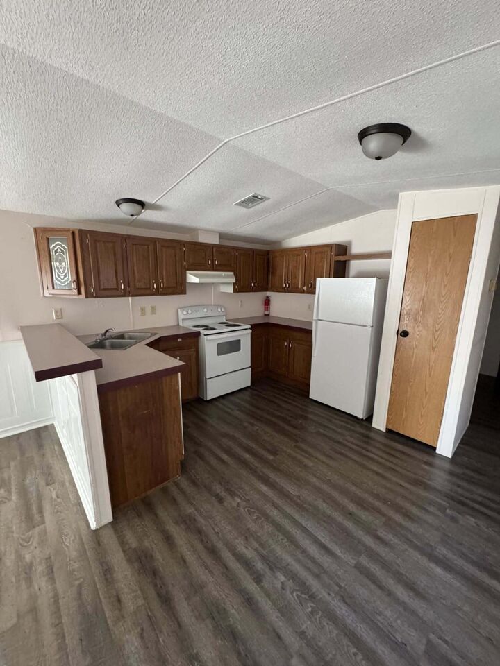 Property Photo:  263 Lancelot Road  FL 32433 