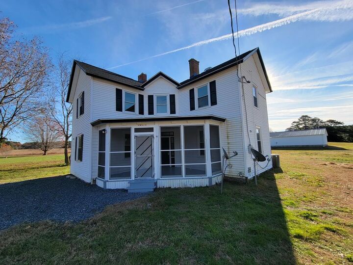 Property Photo: 14212 Shields Bridge Rd VA 23306