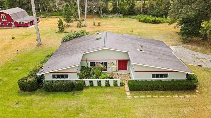 Property Photo: 225 Banks Road GA 30214