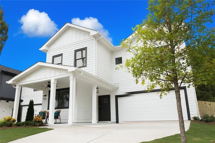 Property Photo:  507 Casanova Street SE  GA 30315 