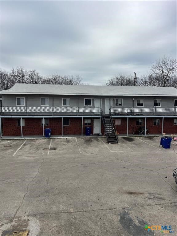 Property Photo: 915 S 15th Street 915 TX 76522