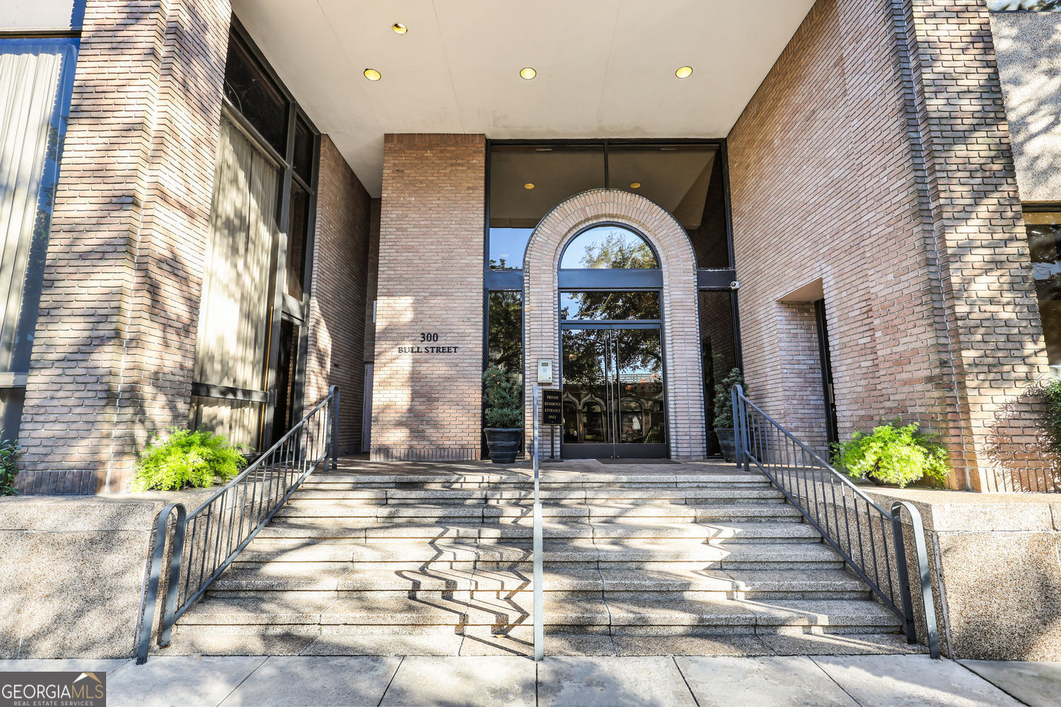 Property Photo:  300 Bull Street 404A  GA 31401 