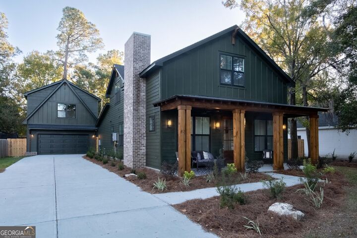 Property Photo: 209 E Derenne Avenue GA 31405