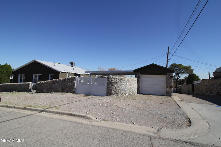 Property Photo:  3200 Richmond Avenue  TX 79930 