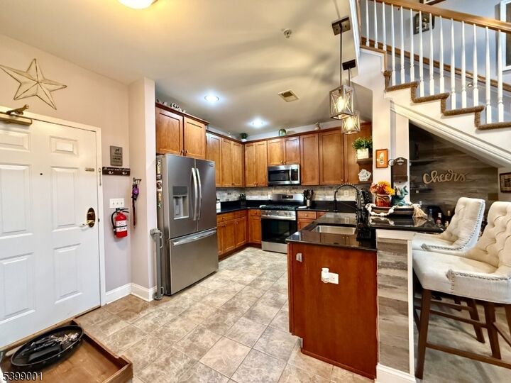 Property Photo: 6409 Brookhaven Ct 6409 NJ 07457
