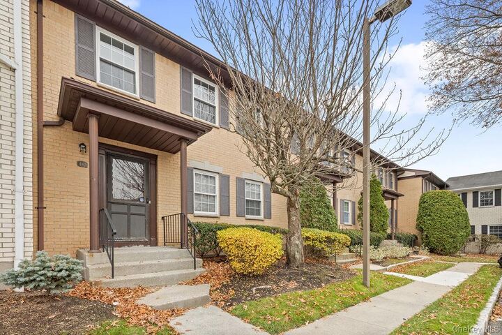Property Photo: 482 Iroquois Court NY 10901