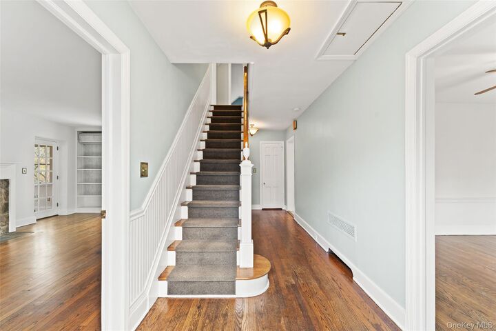 Property Photo:  1 Winslow Circle  NY 10707 