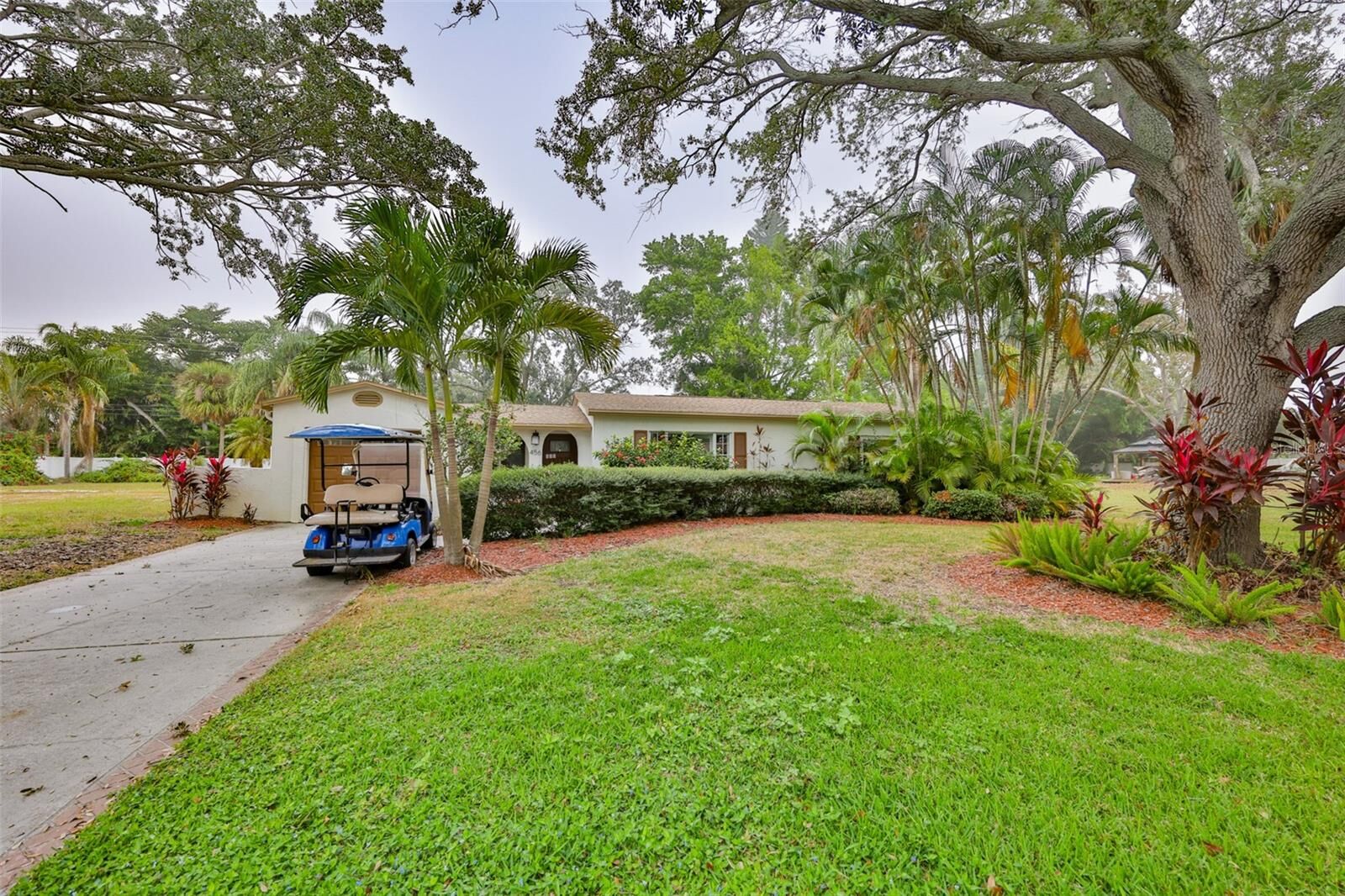 Property Photo: 456 Rafael Boulevard NE FL 33704