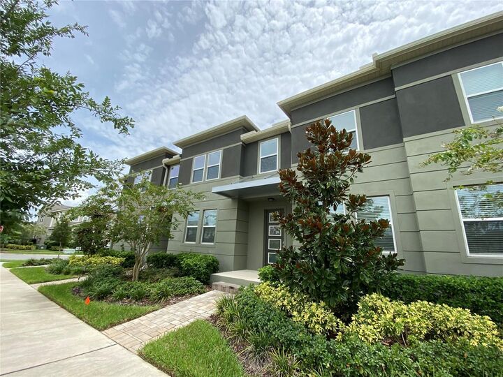 Property Photo: 8019 Glenlloyd Avenue FL 34787