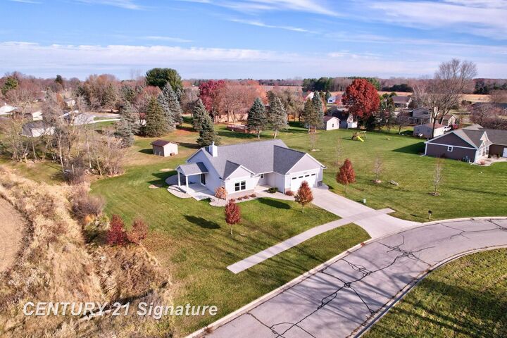 Property Photo: 10060 Hemphill Drive MI 48623