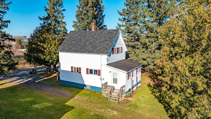 Property Photo:  47594 First Street  MI 49931 