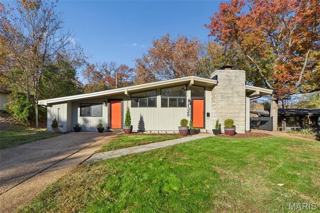 Property Photo:  1328 Liggett Drive  MO 63126 