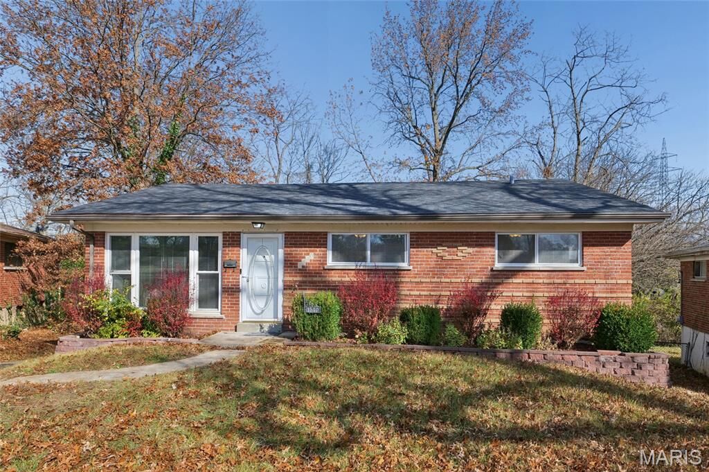 Property Photo:  1540 Park Way Drive  MO 63130 