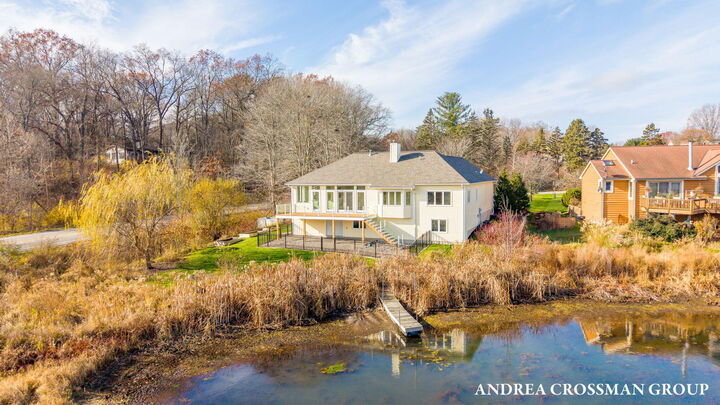 Property Photo:  3001 Newport Drive  MI 49408 