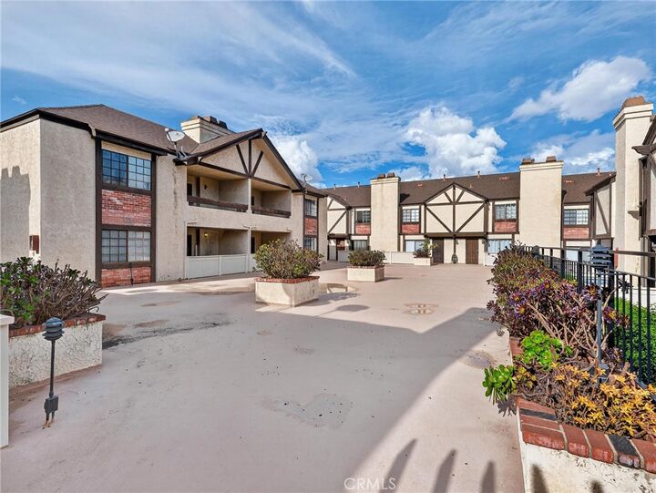 Property Photo:  1419 W 179th 9  CA 90248 