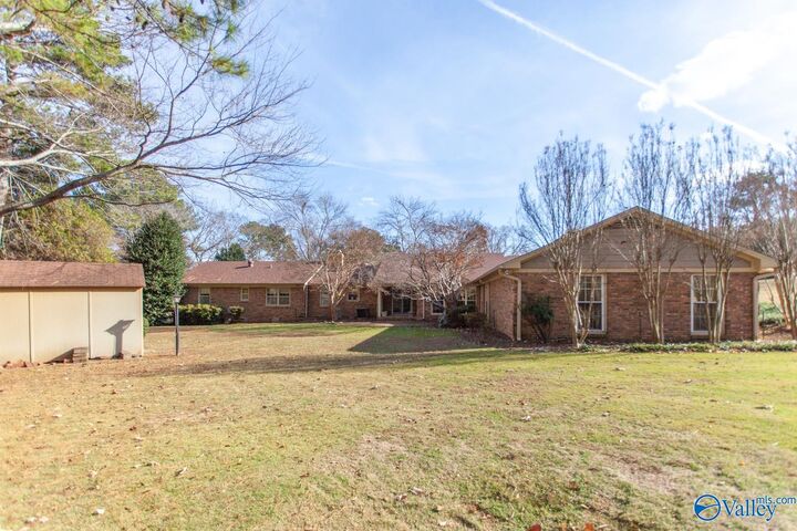 Property Photo: 4104 Huntington Road AL 35802