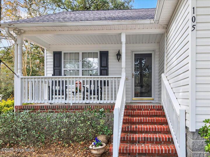 Property Photo:  105 SE 36th Street  NC 28465 