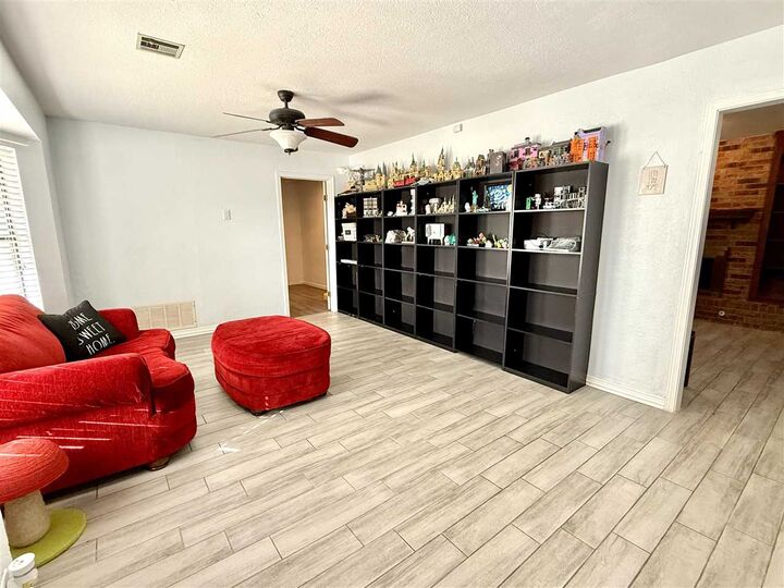 Property Photo:  1121 Brentwood  OK 74601 