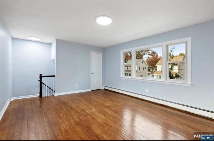 Property Photo:  162 E Fairmount Avenue 2  NJ 07607 