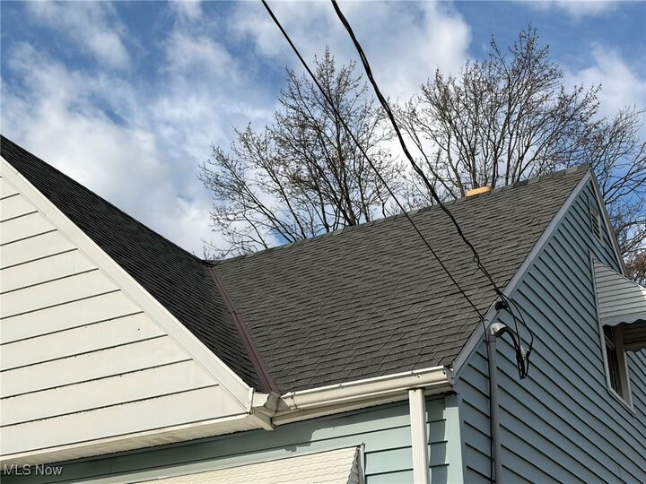 Property Photo: 16901 Ridgeton Drive OH 44128