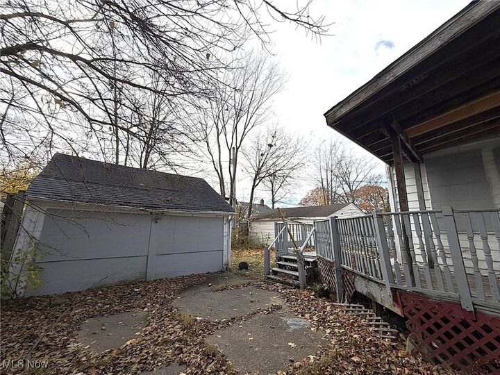 Property Photo: 16901 Ridgeton Drive OH 44128