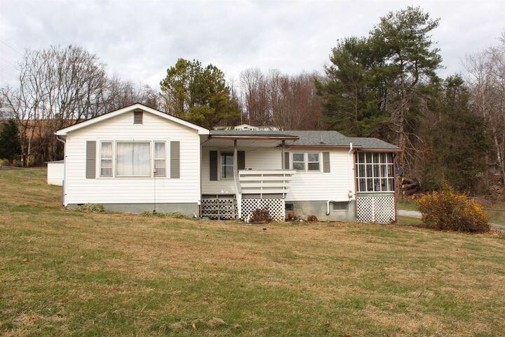 Property Photo:  4773 Shelburne Road  VA 24141 