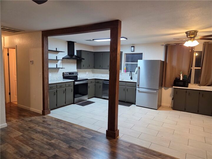 Property Photo:  1803 S Garland Douglas Drive  MO 64850 