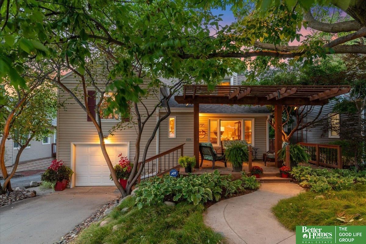 Property Photo:  6020 Hickory Street  NE 68106 