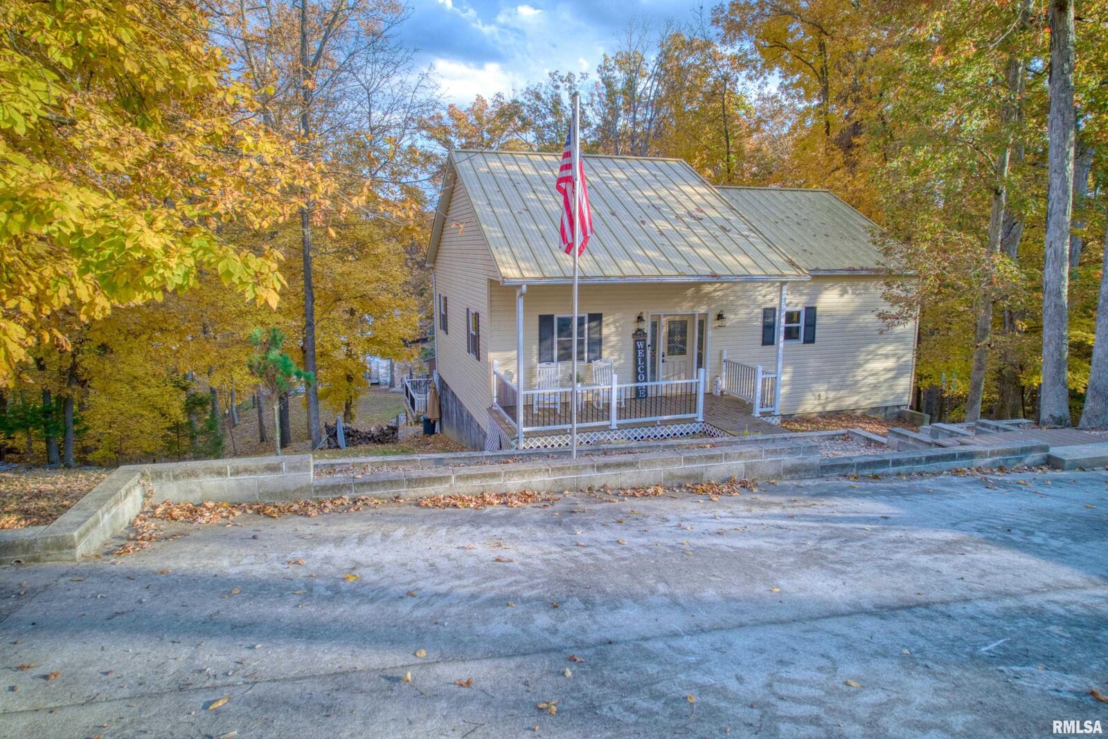 Property Photo: 1415 S Lakeshore Drive South IL 62939