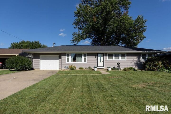 Property Photo:  1035 Lawrence Drive  IL 61520 