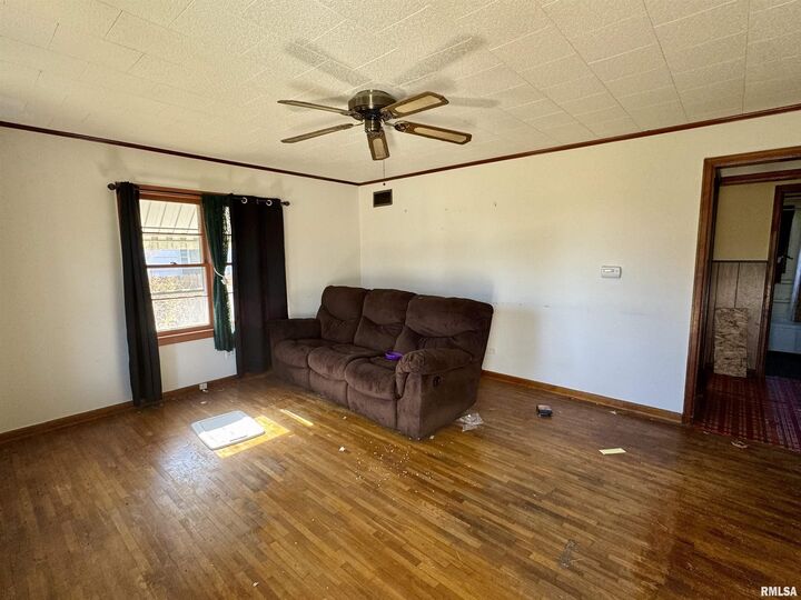 Property Photo:  202 Burlington Avenue  IL 61531 