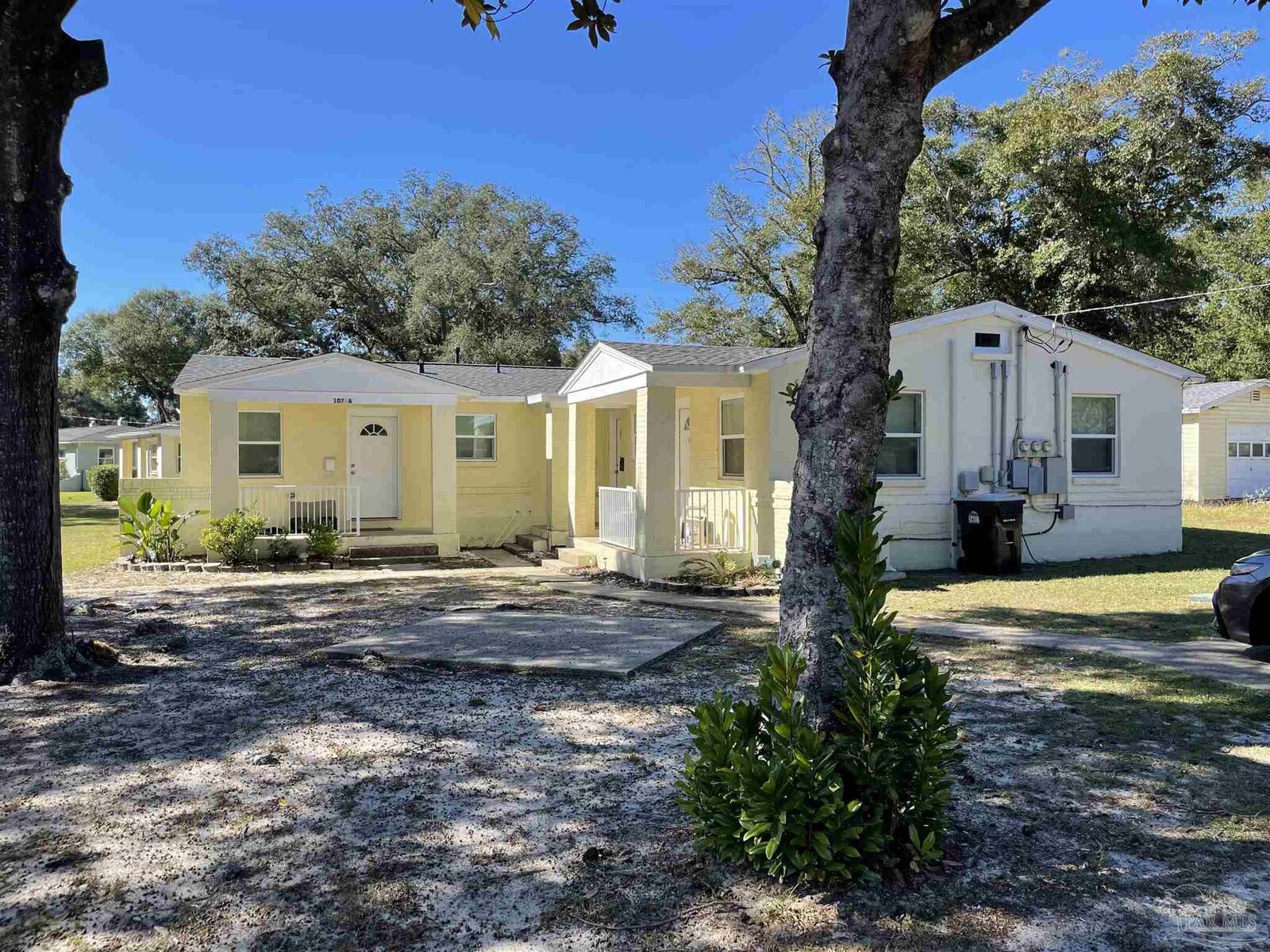 Property Photo:  107 Holmes Dr  FL 32507 