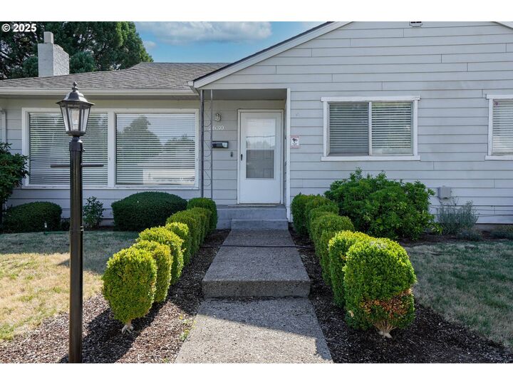 Property Photo:  2630 Mountain View Dr S  OR 97302 